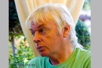 David Icke v Praze: Jsme kontrolováni silou, kterou nevidíme